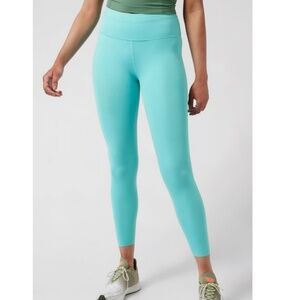 NWT! 🏃🏼‍♀️ Athleta Accelerate 7/8 Tight, Gulf Green, Size M